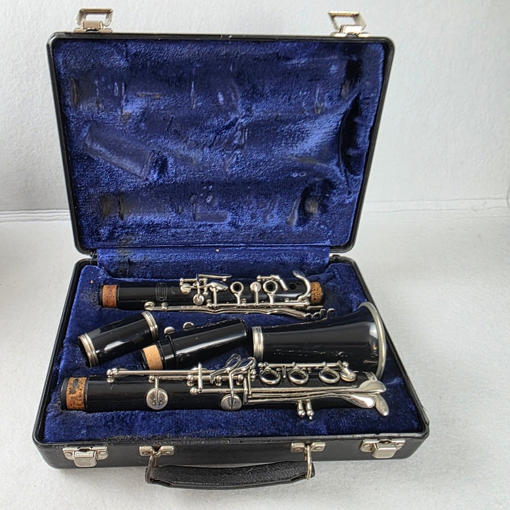 Bundy Resonite Clarinet 577 The Selmer Company USA Student Bb Instrument Case
